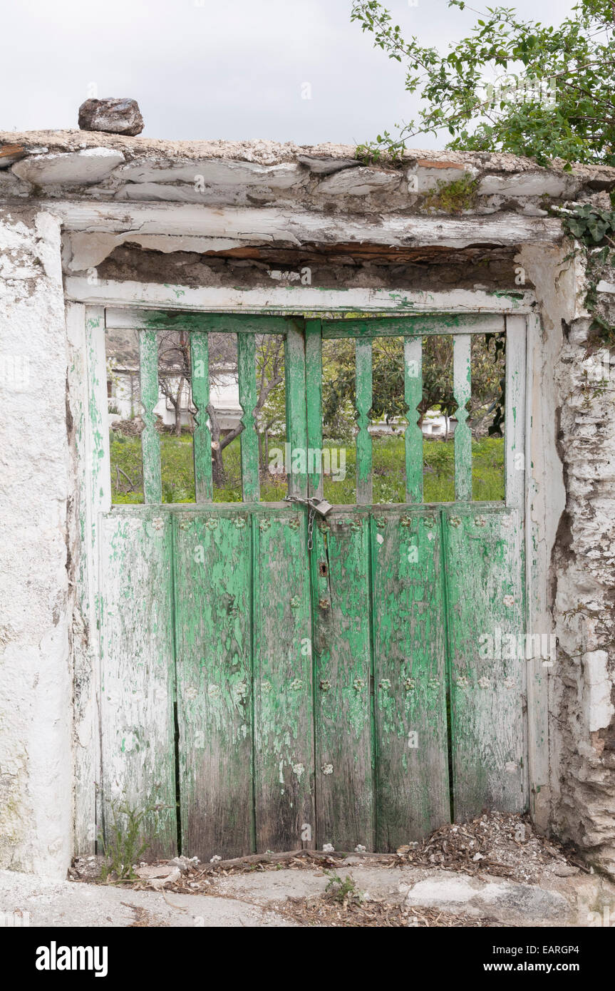 Old weathered portes dans maison privée dans les Alpujarras, Espagne Banque D'Images