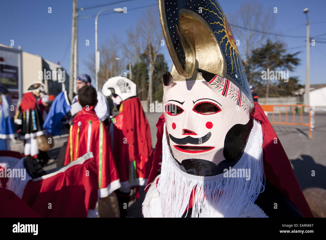 'Pantalllas" caractère Xinzo carnival au cours de Mardi Gras parade. Banque D'Images