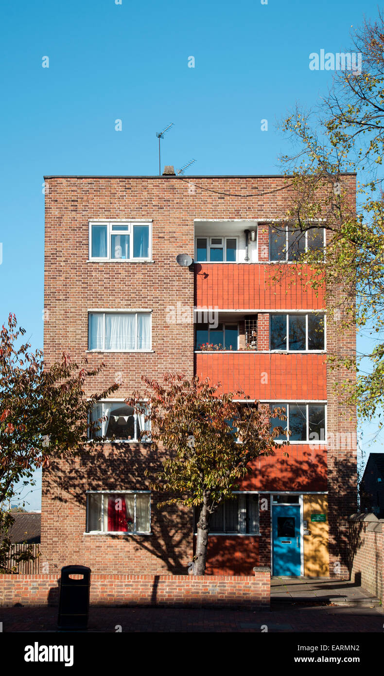 Conseil de bloc de maisons sur Lavender Hill dans Battersea - London UK Banque D'Images