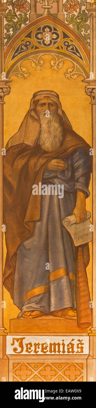 Trnava - La fresque de style néo-gothique du prophète Jérémie par Leopold Bruckner (1905 - 1906) à Saint Nicholas church. Banque D'Images