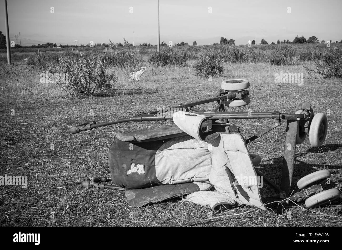 Corbeille en bidonville - poussette abandonnée Banque D'Images