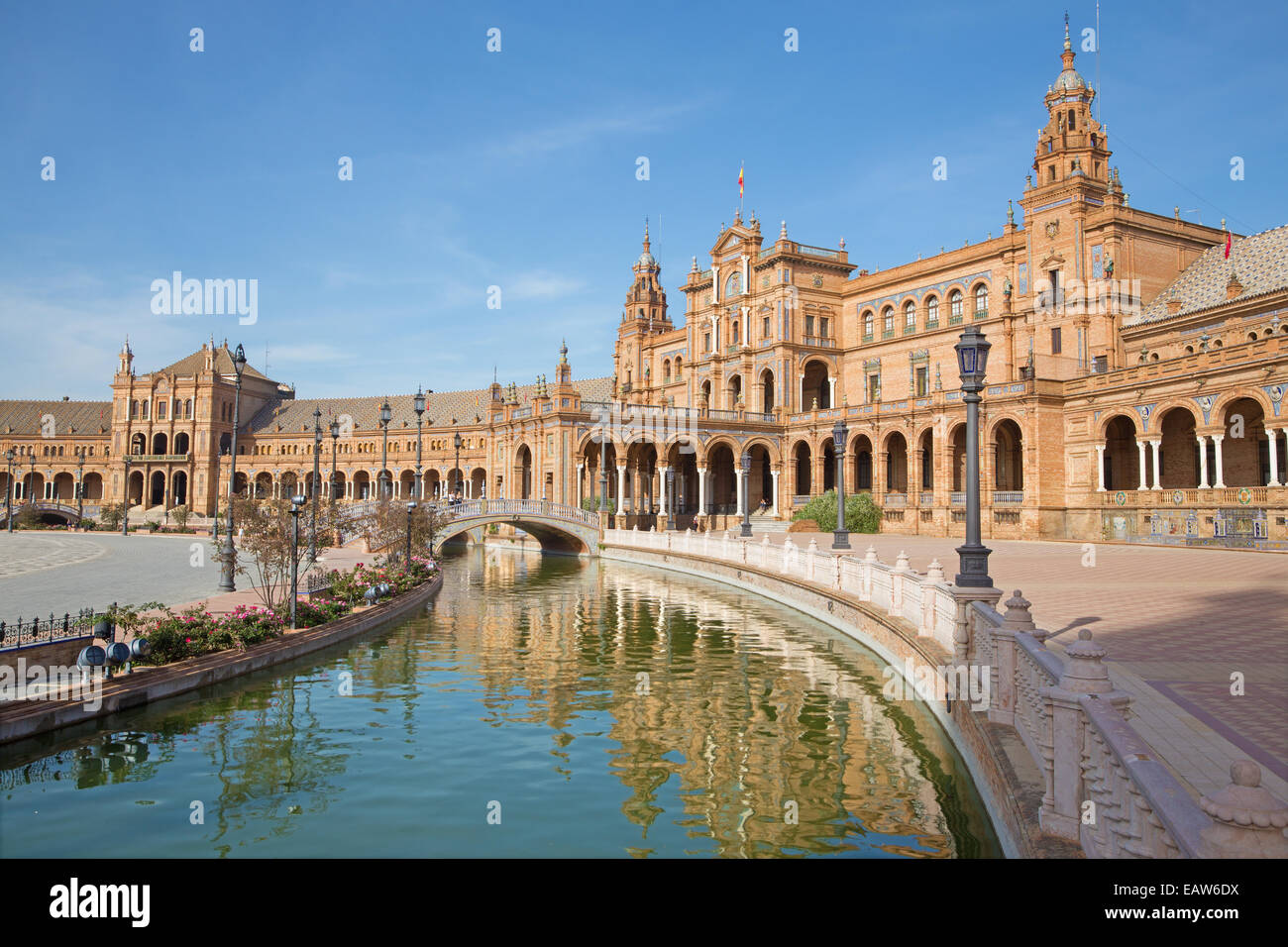 Séville - Plaza de España square conçu par Aníbal González (années 20) en style Art déco et Neo-Mudejar. Banque D'Images