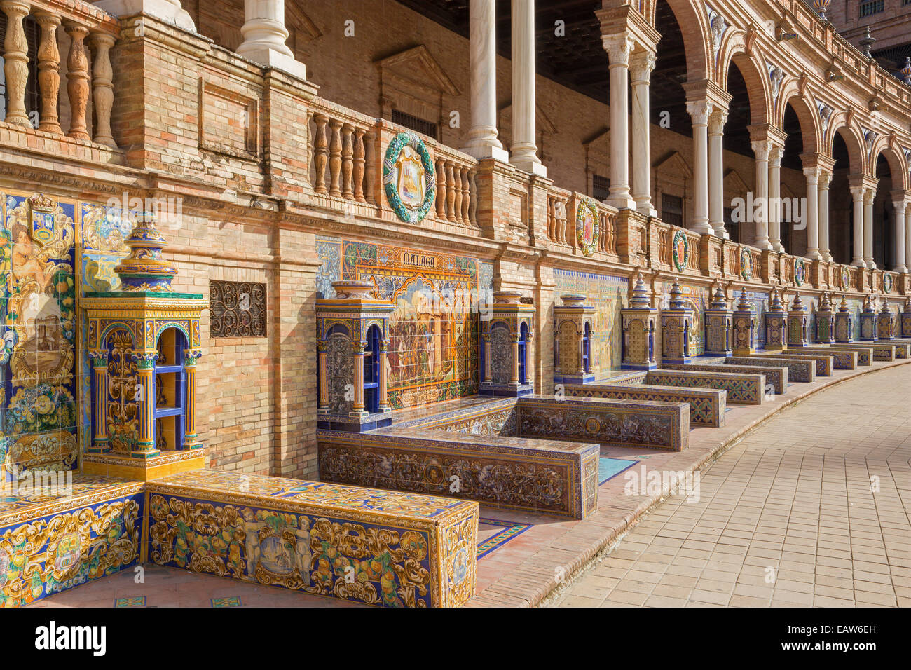 Séville, ESPAGNE - 27 octobre 2014 : Plaza de España square conçu par Ani-bal Gonzalez (1920) dans un style Art déco et Neo-Mudejar Banque D'Images
