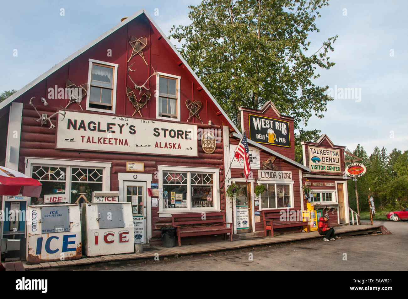 Le magasin du Nagley historique sur la rue Main à Talkeetna, Alaska Banque D'Images