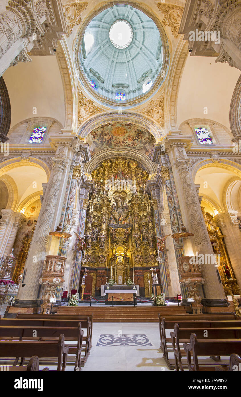 Séville - l'église baroque d'El Salvador (Iglesia del Salvador) avec l'autel principal (1770 - 1778) par Cayetano de Acosta . Banque D'Images
