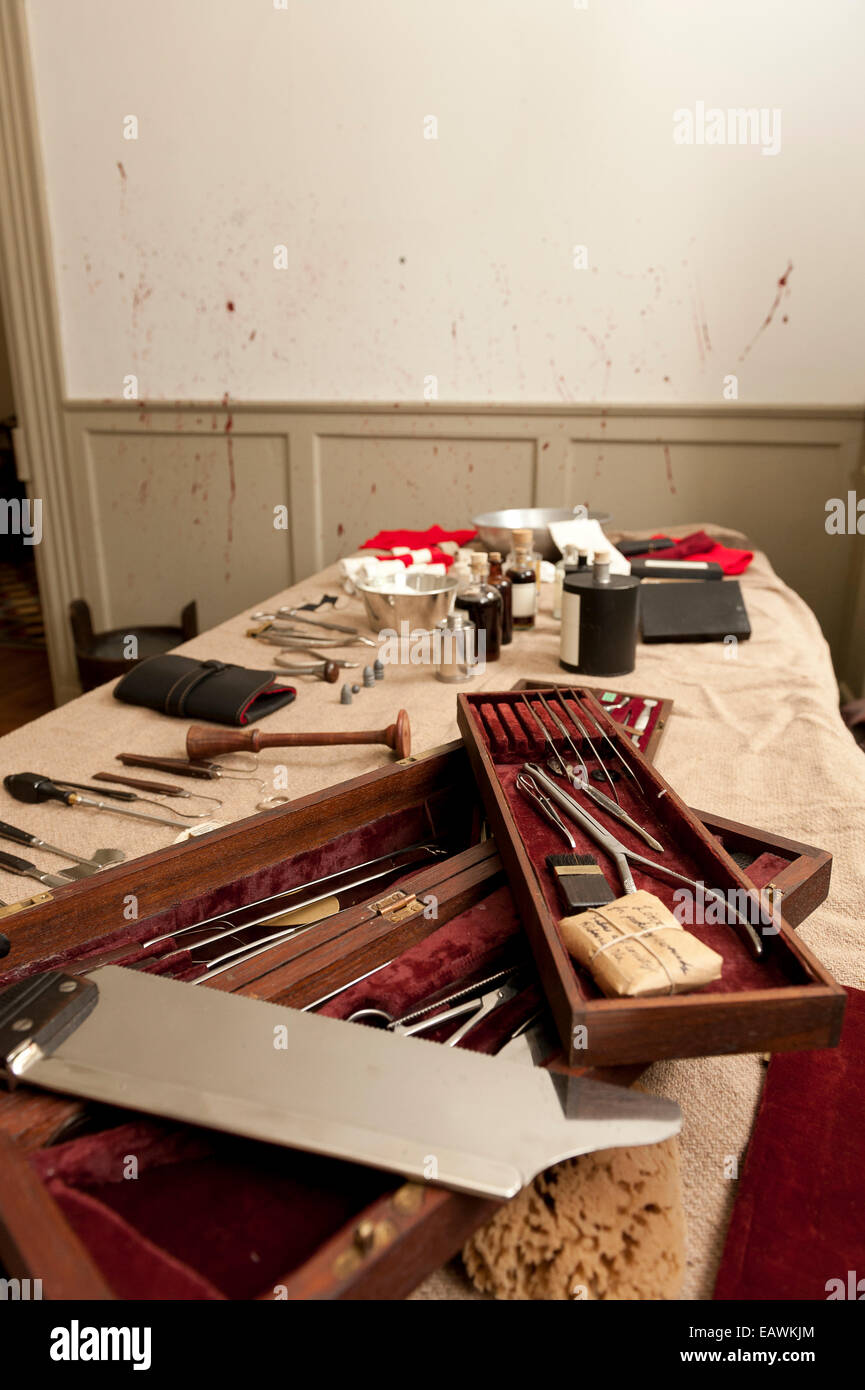 Les instruments médicaux utilisés pendant la guerre civile, le poser sur une table. Banque D'Images