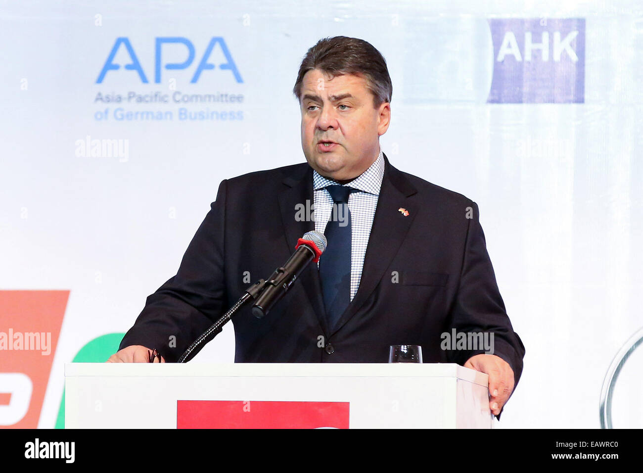 Ho Chi Minh Ville, Vietnam. 21 Nov, 2014. Le ministre allemand des affaires économiques et de l'énergie Sigmar Gabriel (SPD) parle au cours de l'ouverture de la 14e Conférence de l'Asie Pacifique de l'industrie allemande (APK) à Ho Chi Minh Ville, Vietnam, 21 novembre 2014. Photo : Bodo Marks/dpa/Alamy Live News Banque D'Images