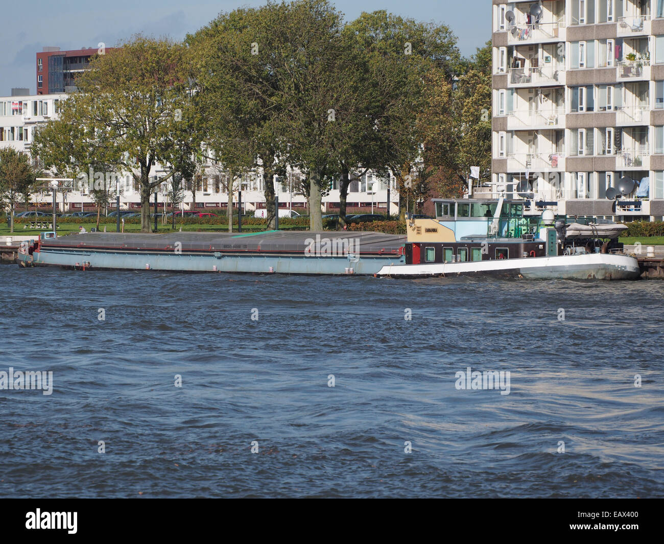 Le Cassandra (ENI 06002342) est un navire de commerce opérant le long du canal Amsterdam-Rhin aux pays-Bas, une route importante pour le transport fluvial. Banque D'Images