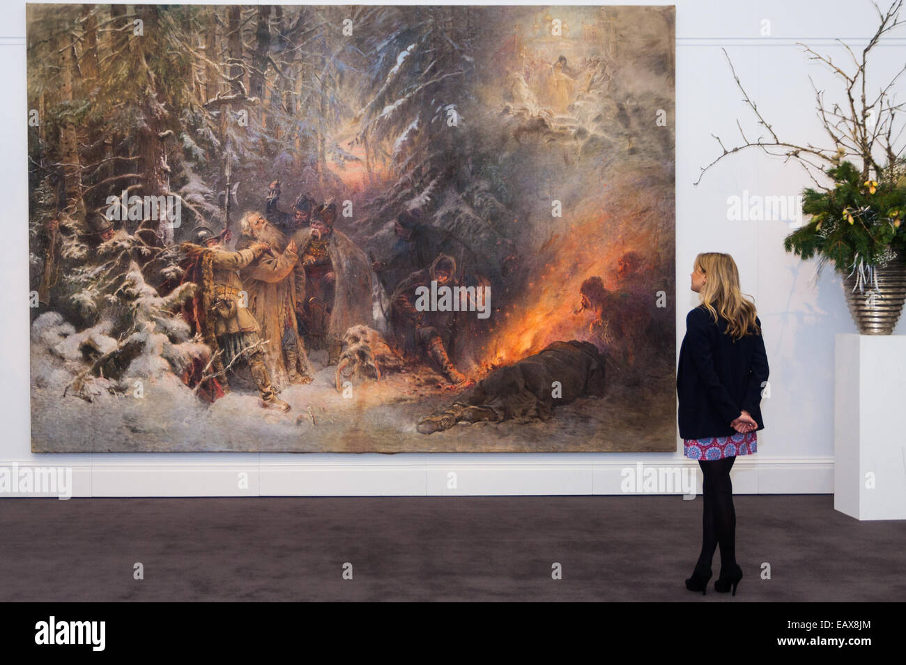 Sotheby's, Londres, 21 novembre 2014. Sotheby's présente l'un de ses plus forts des offrandes de Fédération de peintures, icônes et les œuvres que la célèbre maison de vente aux enchères d'art fête ses 25 ans en Russie. Sur la photo : attendre entre £1,5 - 2,5 millions de livres, le monumental materpiece Makovsky redécouvert t six mètres de large, l'imagerie de la vie des héros légendaire Ivan Susanin qui est crédité d'avoir sauvé la vie de la jeune Mikhail Romanov, fondateur de la dynastie des Romanov Crédit : Paul Davey/Alamy Live News Banque D'Images