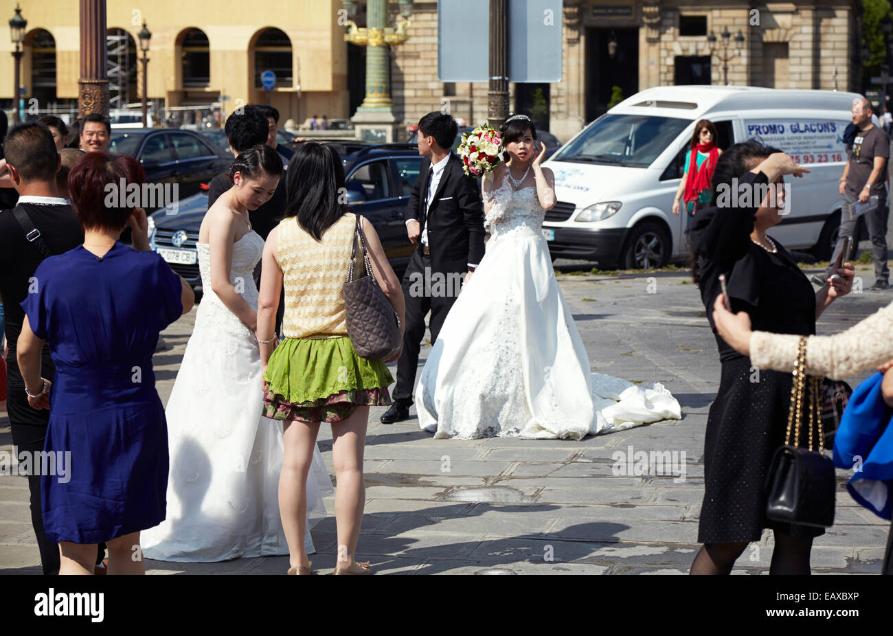 Séance de photo de mariage asiatique à Paris Banque D'Images