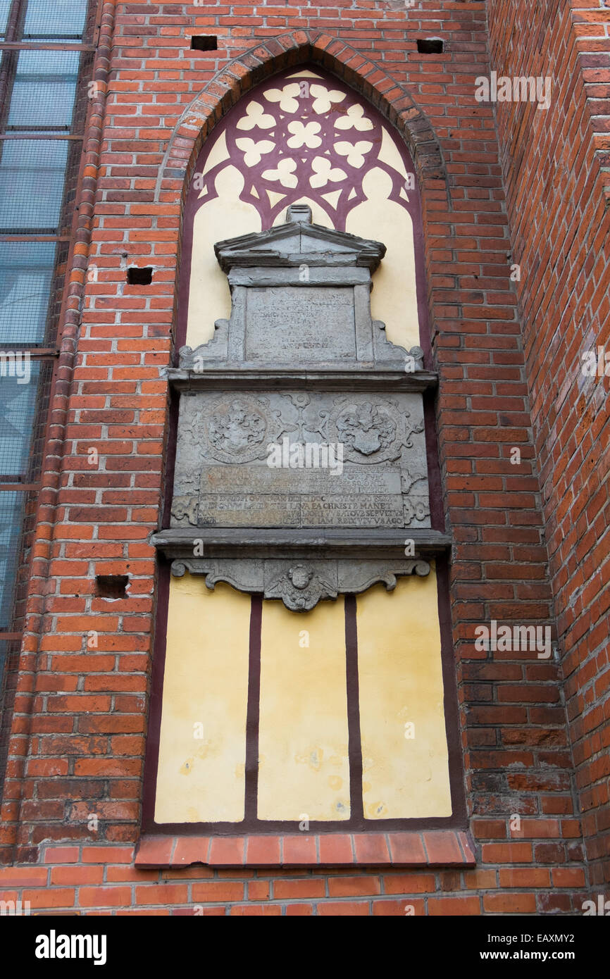 En dehors de l'épitaphe sur les murs de la cathédrale de Kaliningrad précédemment Kenigsberg Banque D'Images