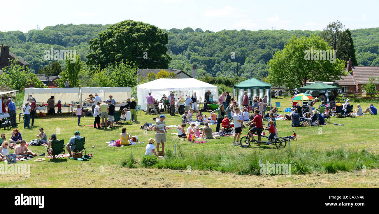 Pique-nique communautaire Champ Lodge summer fete dans le Shropshire en Angleterre Anglais England Uk Banque D'Images