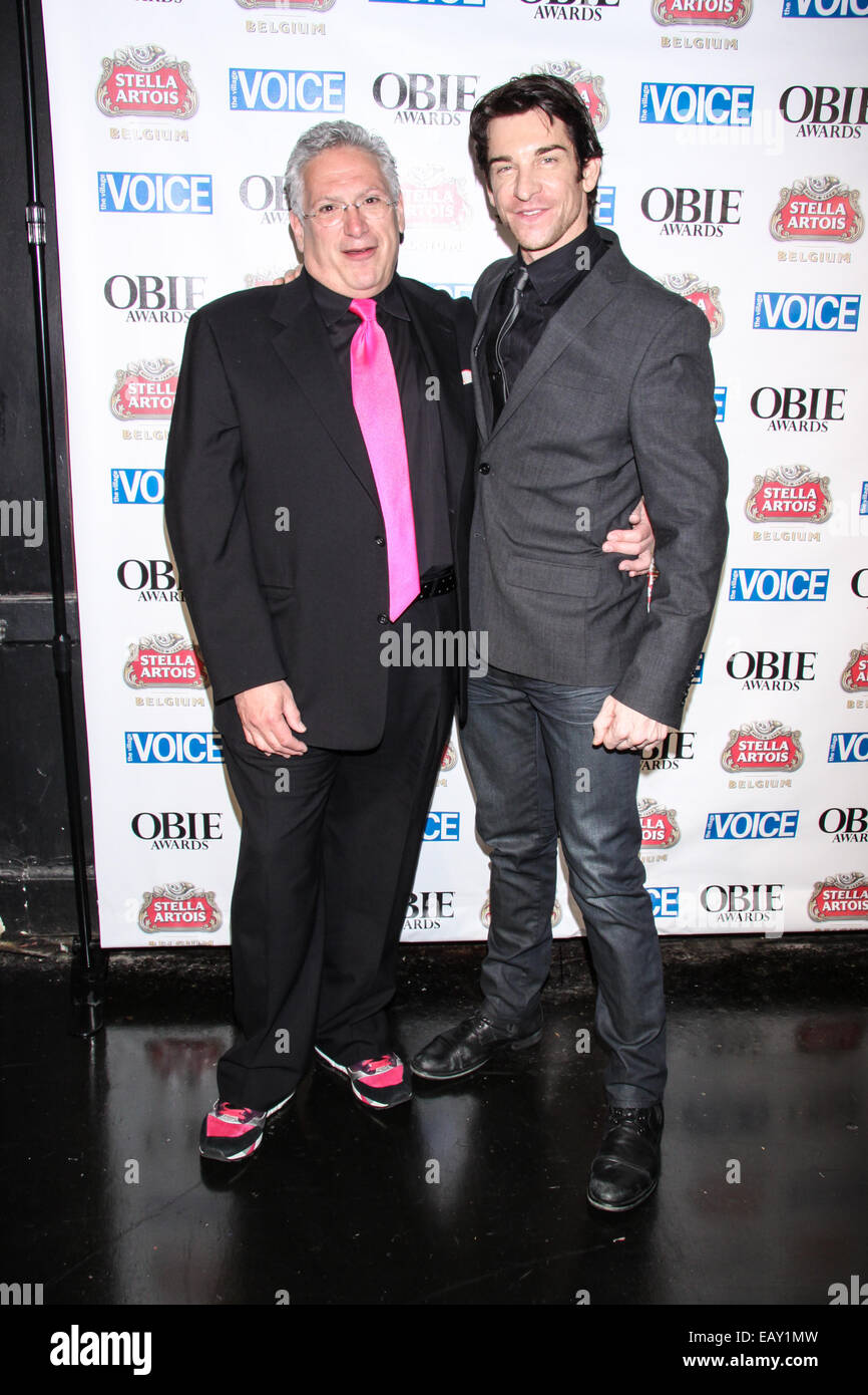 Le 59e Prix Obie annuelle tenue au Webster Hall. Avec : Harvey Fierstein,Andy Karl Où : New York, New York, United States Quand : 19 mai 2014 Banque D'Images