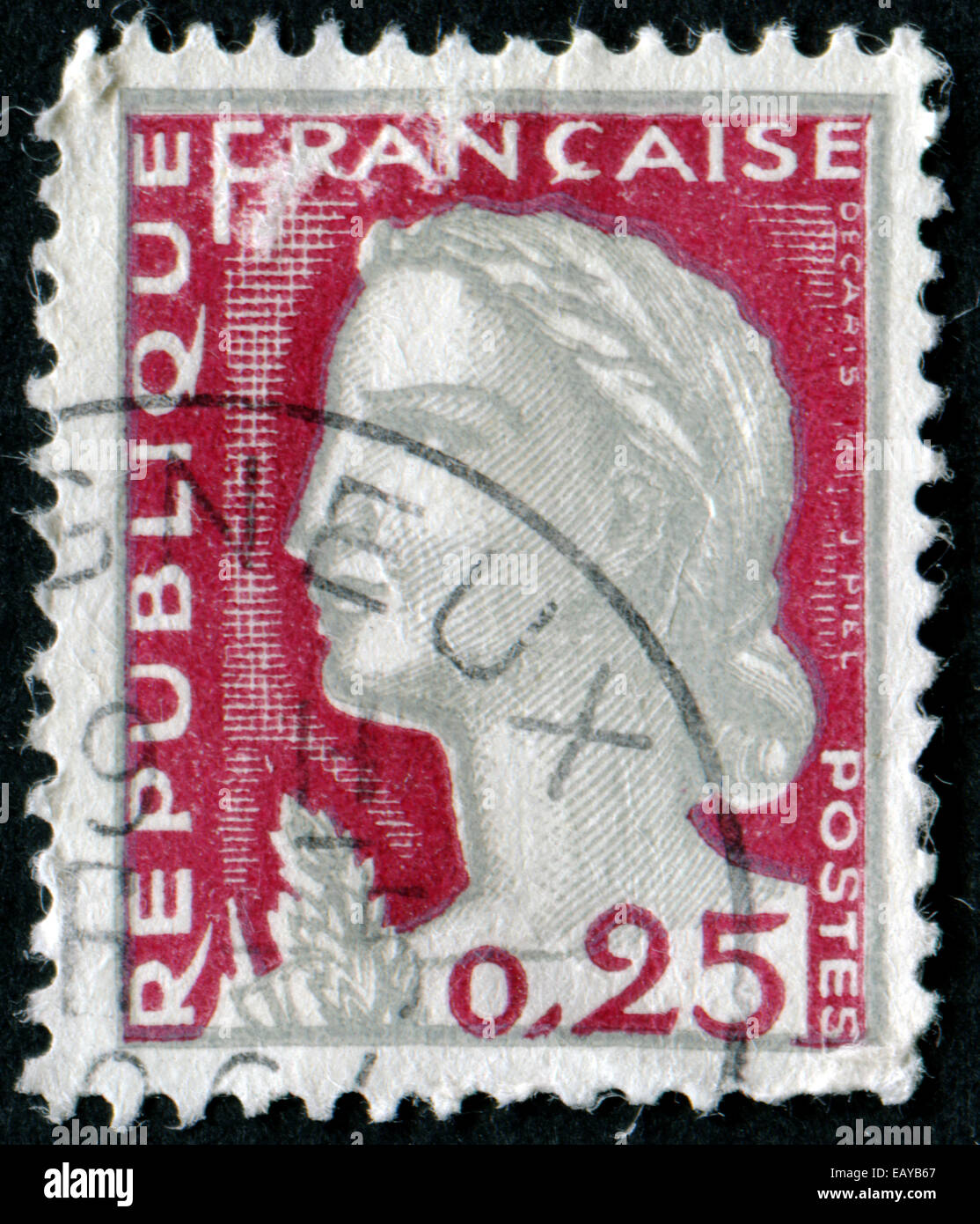 FRANCE - VERS 1960 : un timbre imprimé en France montre Marianne, type Decaris, vers 1960. Banque D'Images