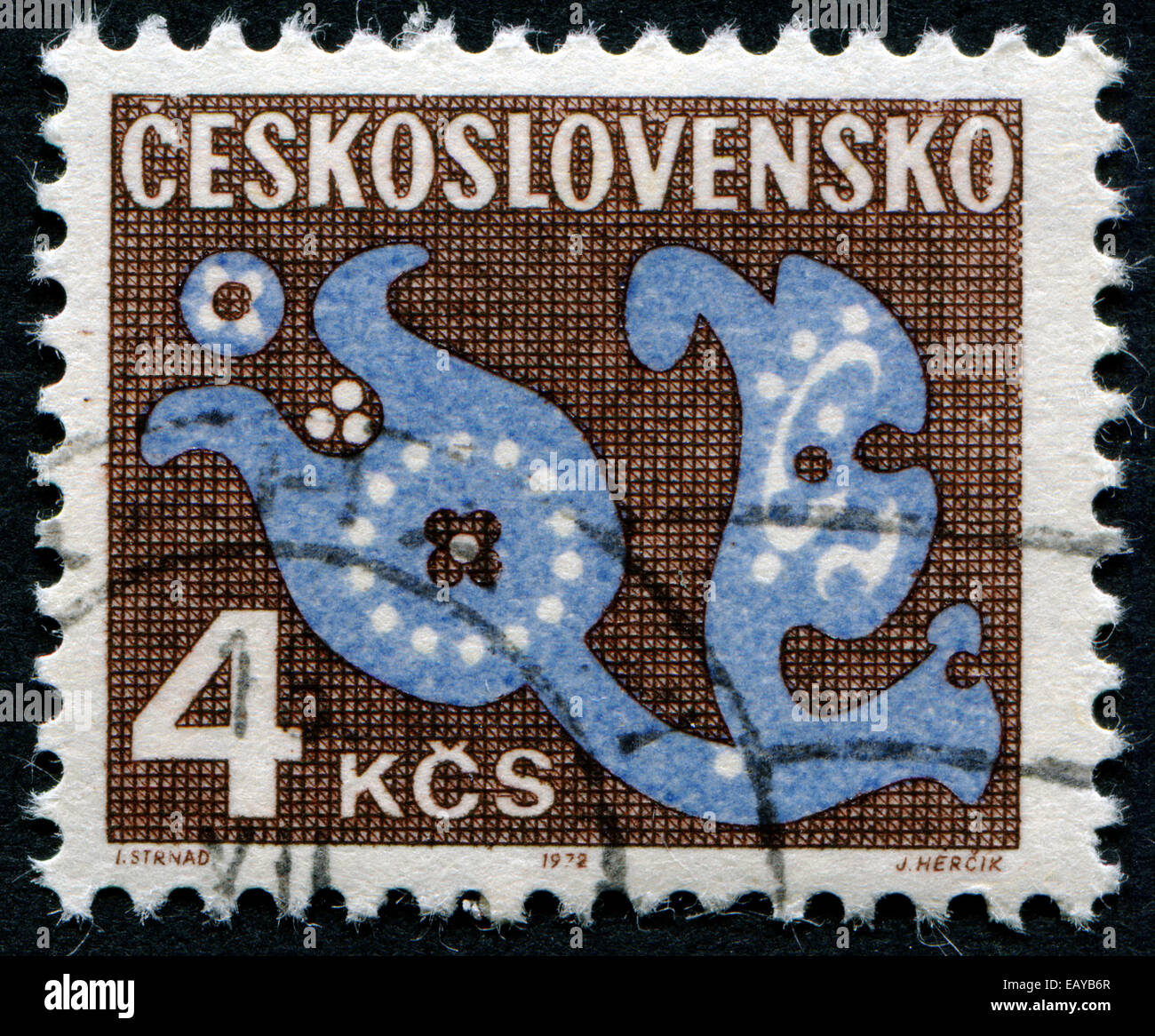 La Tchécoslovaquie - circa 1971 : timbres par la Tchécoslovaquie, montre fleur stylisée, vers 1971 Banque D'Images