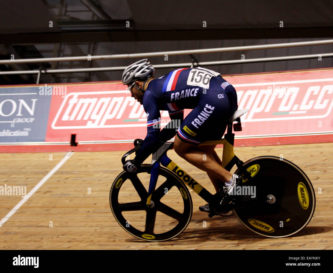 Manchester, UK. 22 Nov, 2014. Cyclisme sur piste série révolution ronde 2. - Quintin Lafargue Mens en quart de finale Sprint UCI Crédit : Grant Burton/Alamy Live News Banque D'Images