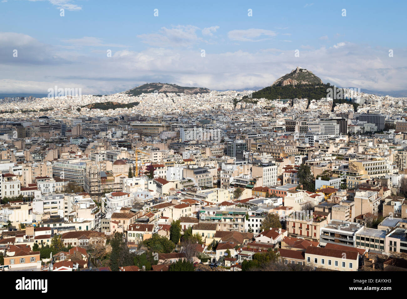 Grèce, Athènes, vue sur Athènes vers la colline de l'aréopage Lykavittos rock. Banque D'Images