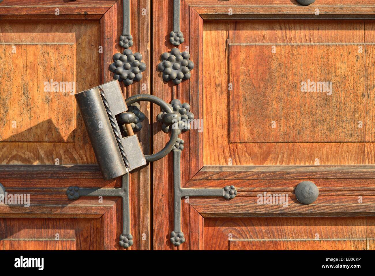 Serrure de porte ancienne traditionnelle de l'architecture coréenne Banque D'Images