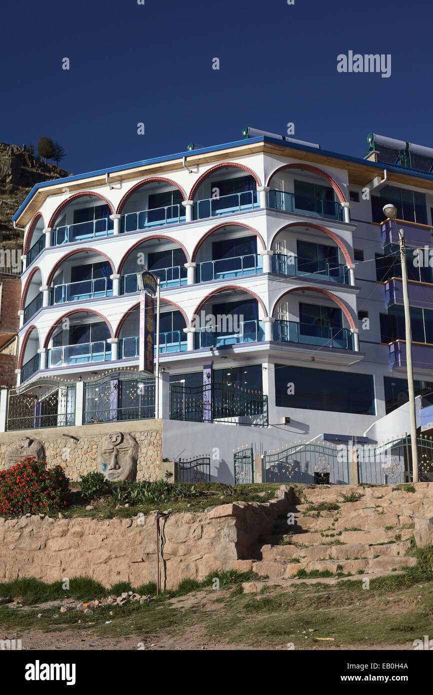 Hôtel Lago Azul (Bleu Lake Hotel) sur la Costanera avenue le long de la rive du lac Titicaca, à Copacabana, Bolivie Banque D'Images