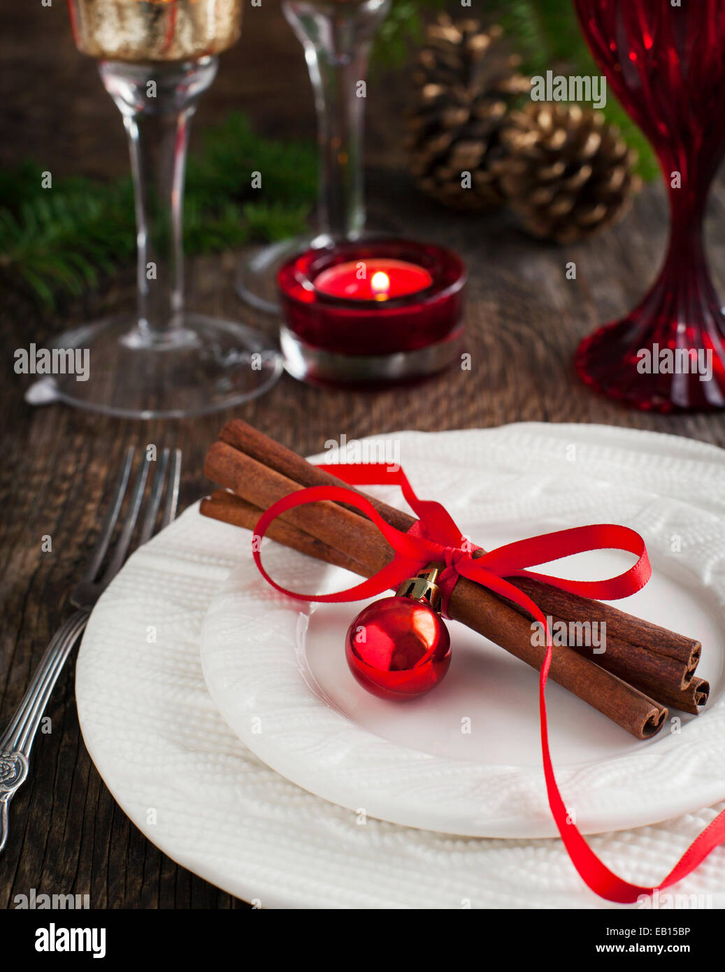 Réglage de la table de Noël. Des décorations de Noël Banque D'Images