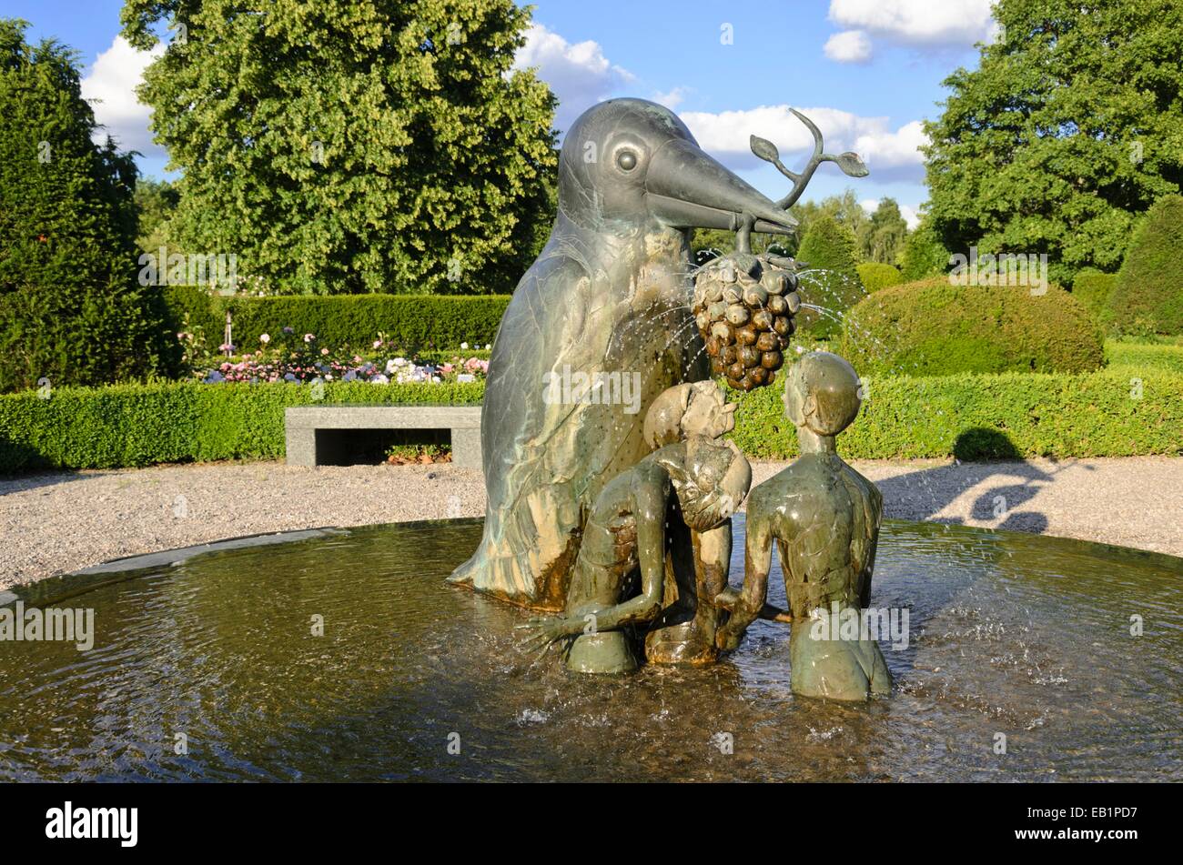 Fontaine des oiseaux, britzer garten, Berlin, Allemagne Banque D'Images