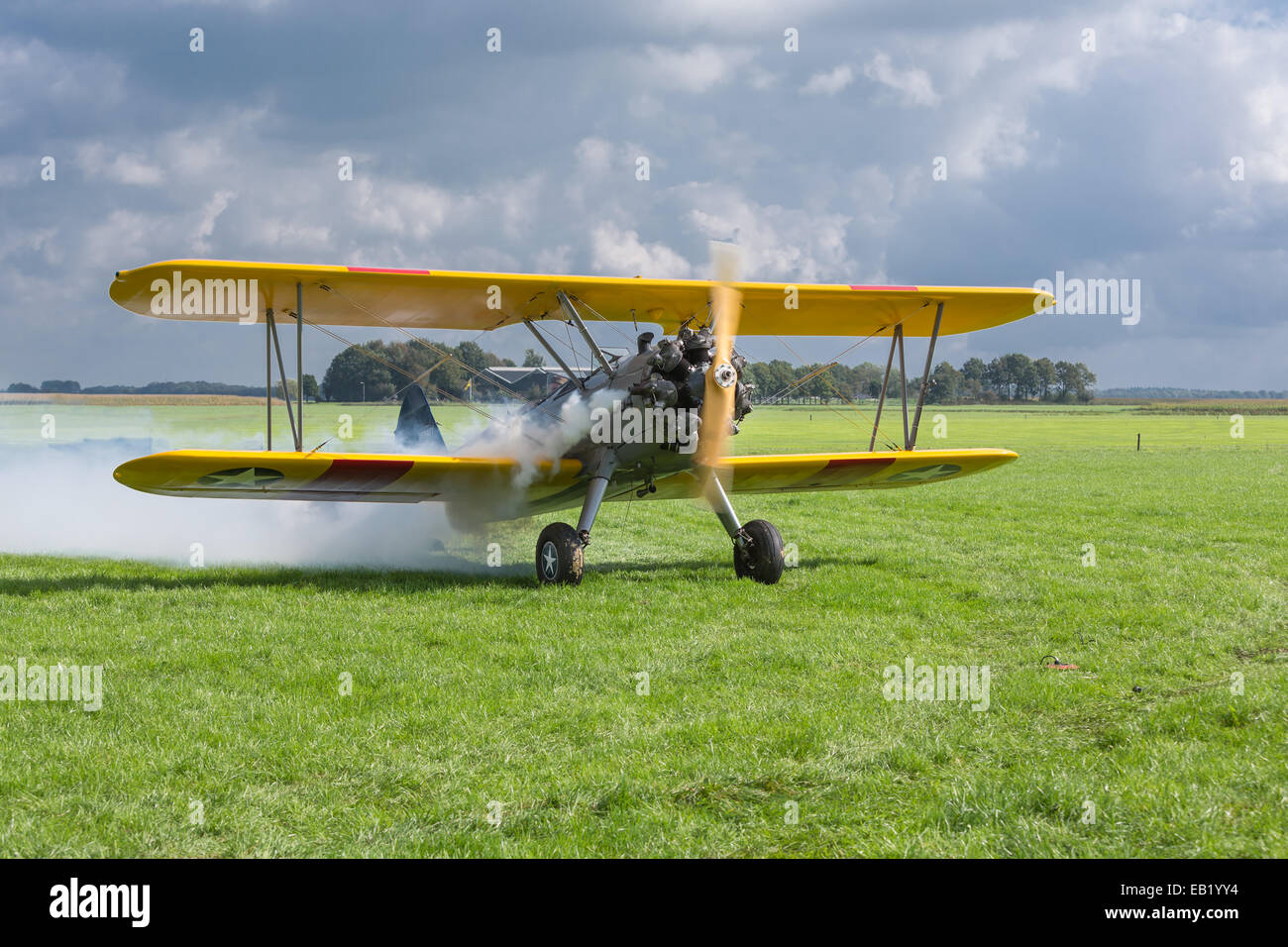 Avion historique avec pilote est prêt à décoller Banque D'Images