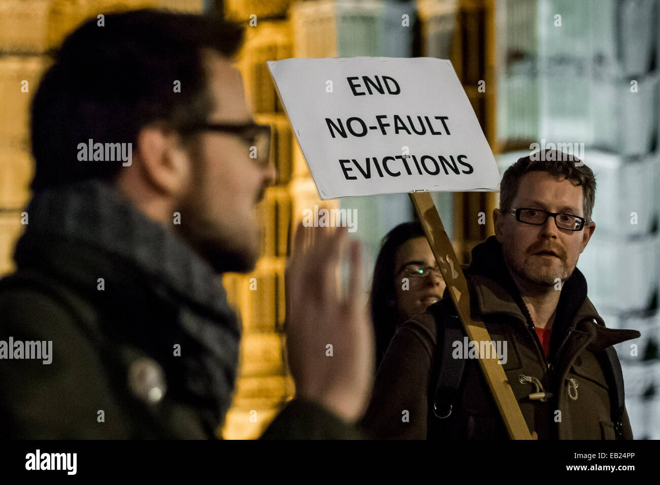 Londres, Royaume-Uni. 24 Nov, 2014. 'Fin' contre les expulsions de vengeance à Westminster © Guy Josse/Alamy Live News Banque D'Images