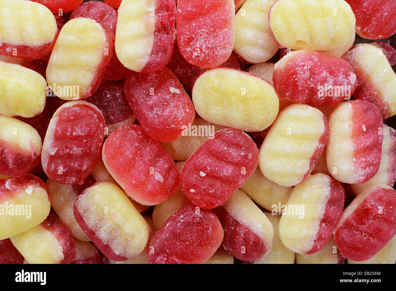 La rhubarbe et sa crème anglaise traditionnelle des bonbons durs comme une  texture de fond abstrait Photo Stock - Alamy