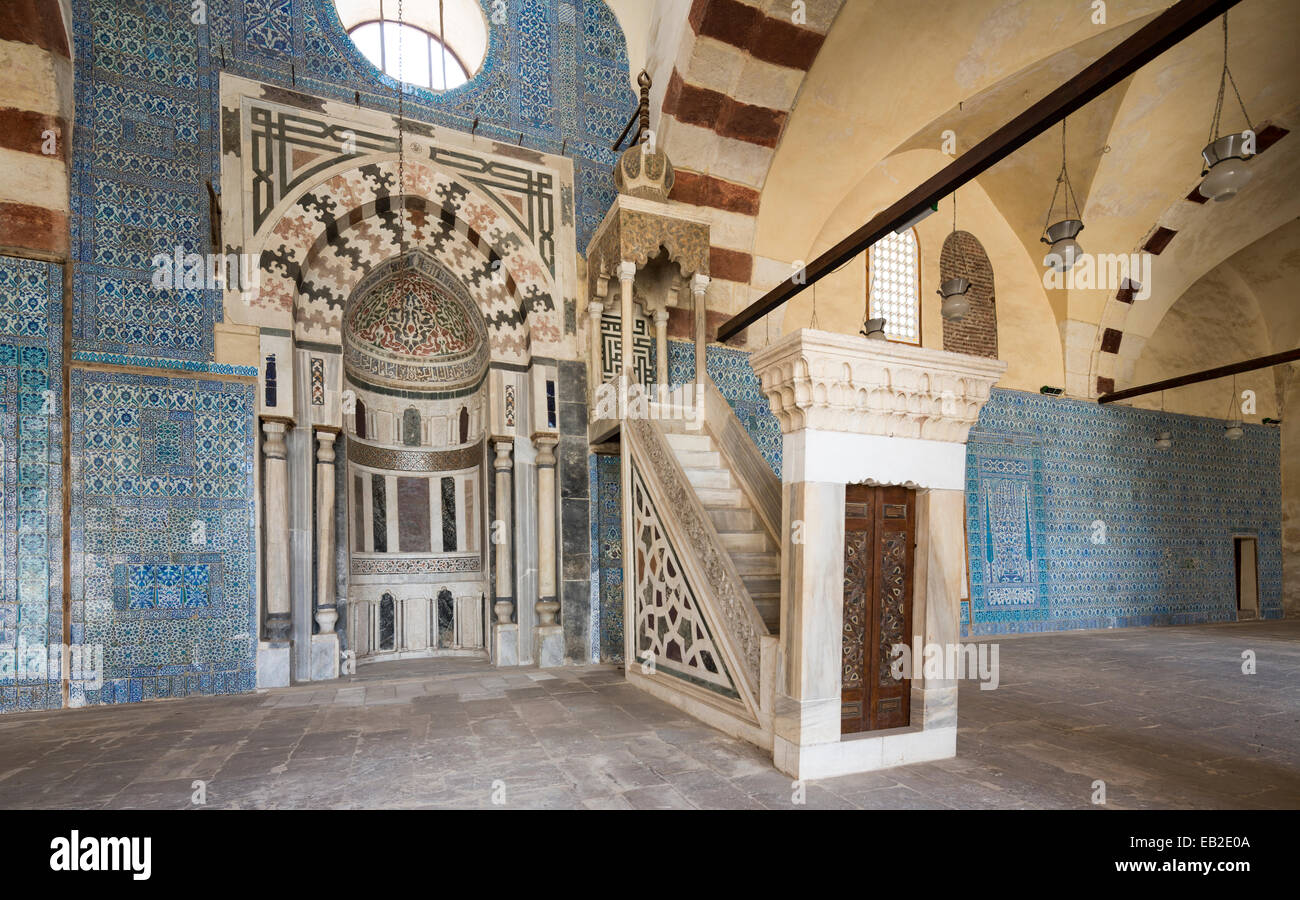 Egypte, Le Caire, mosquée de Aqsunqur, mihrab et mur qibla Banque D'Images