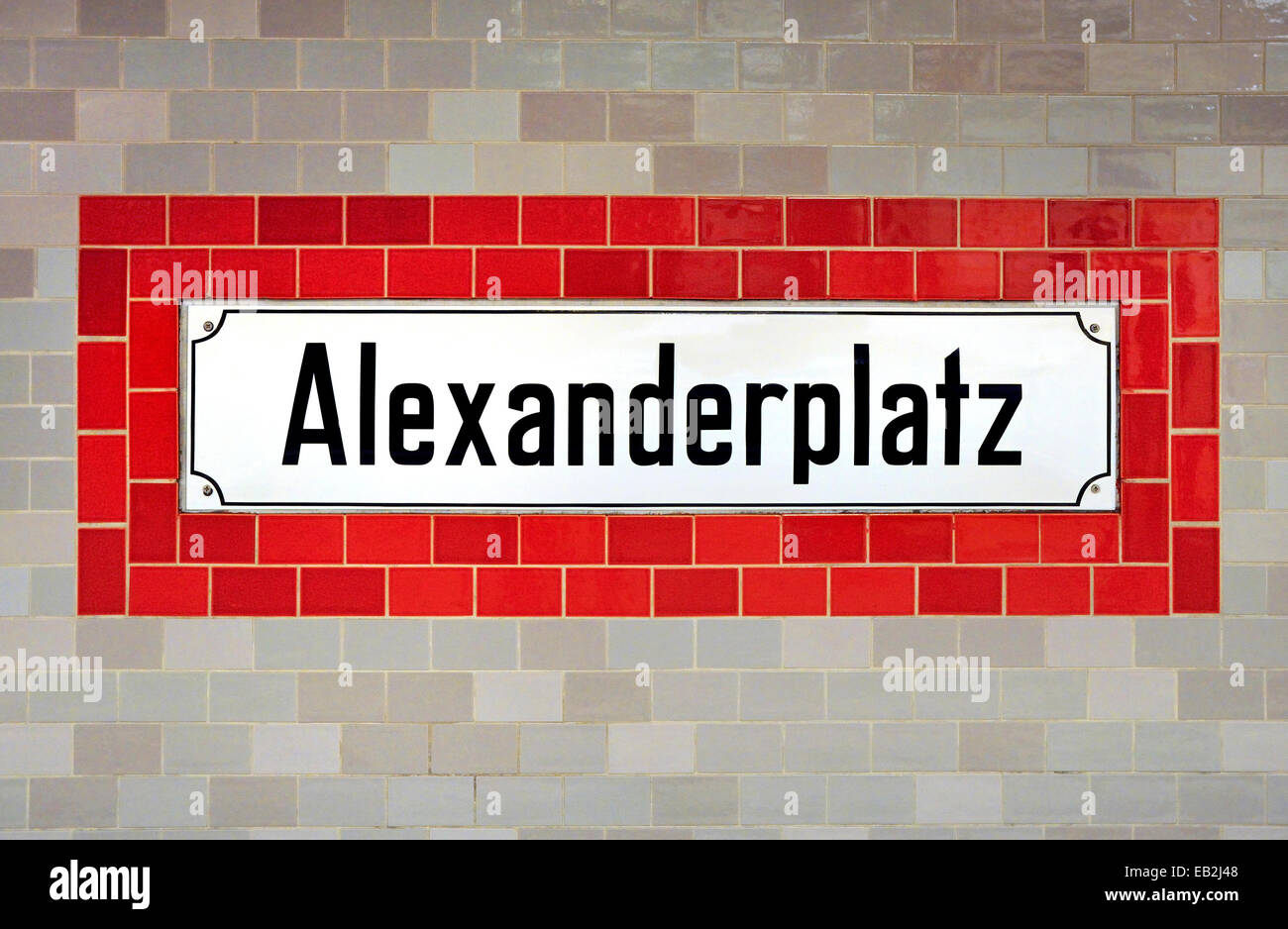 Berlin, Allemagne. U-Bahn (métro). Alexanderplatz - nom en 600x600 Banque D'Images