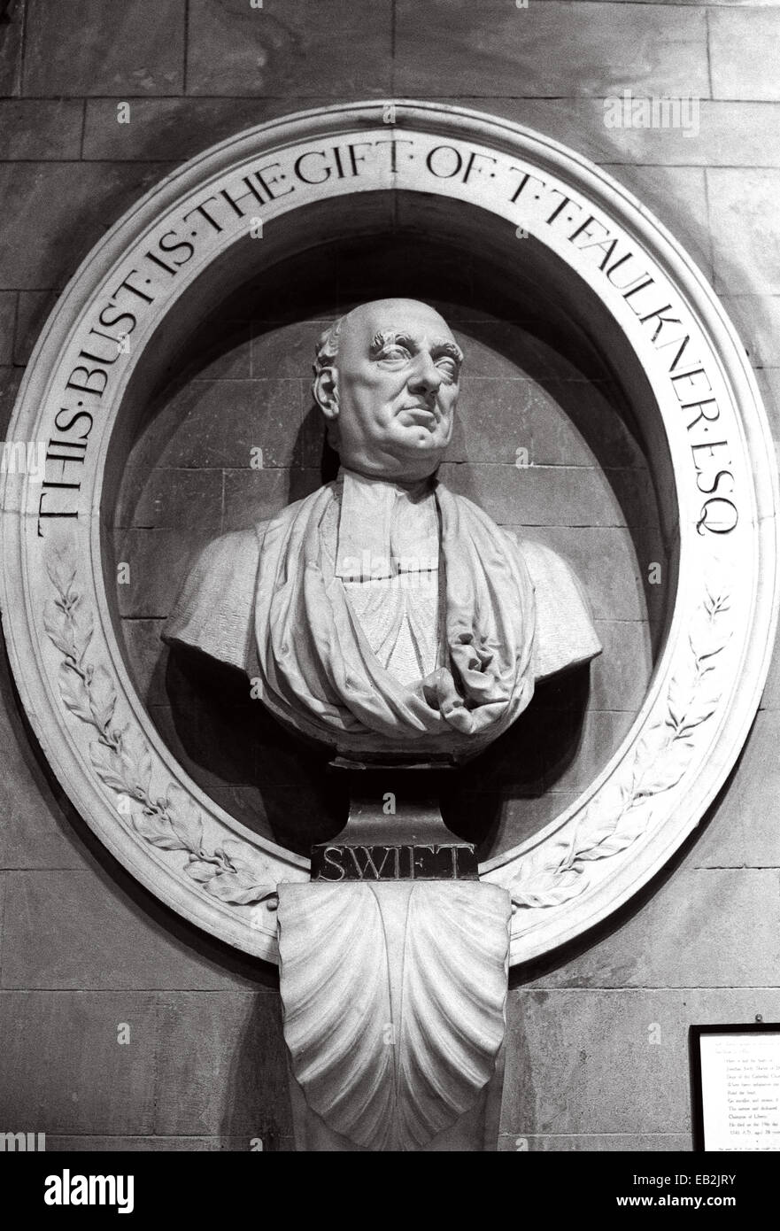 Buste de Jonathan Swift AUTEUR DES VOYAGES DE GULLIVER, DANS LA CATHÉDRALE DE DUBLIN, IRLANDE. Banque D'Images