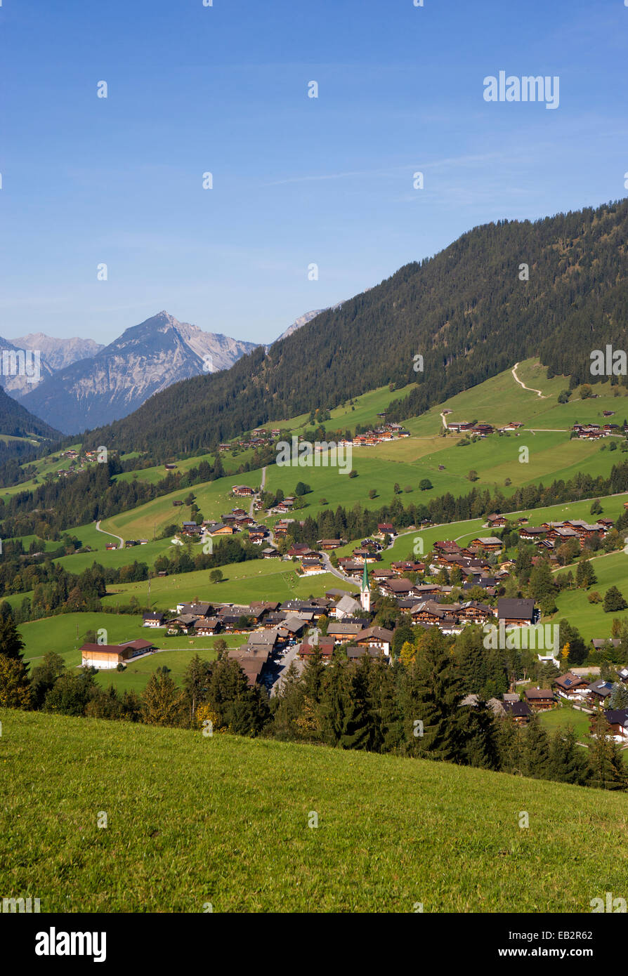 Paysage urbain, Alpbach valley, Alpbach, Tyrol, Autriche Banque D'Images