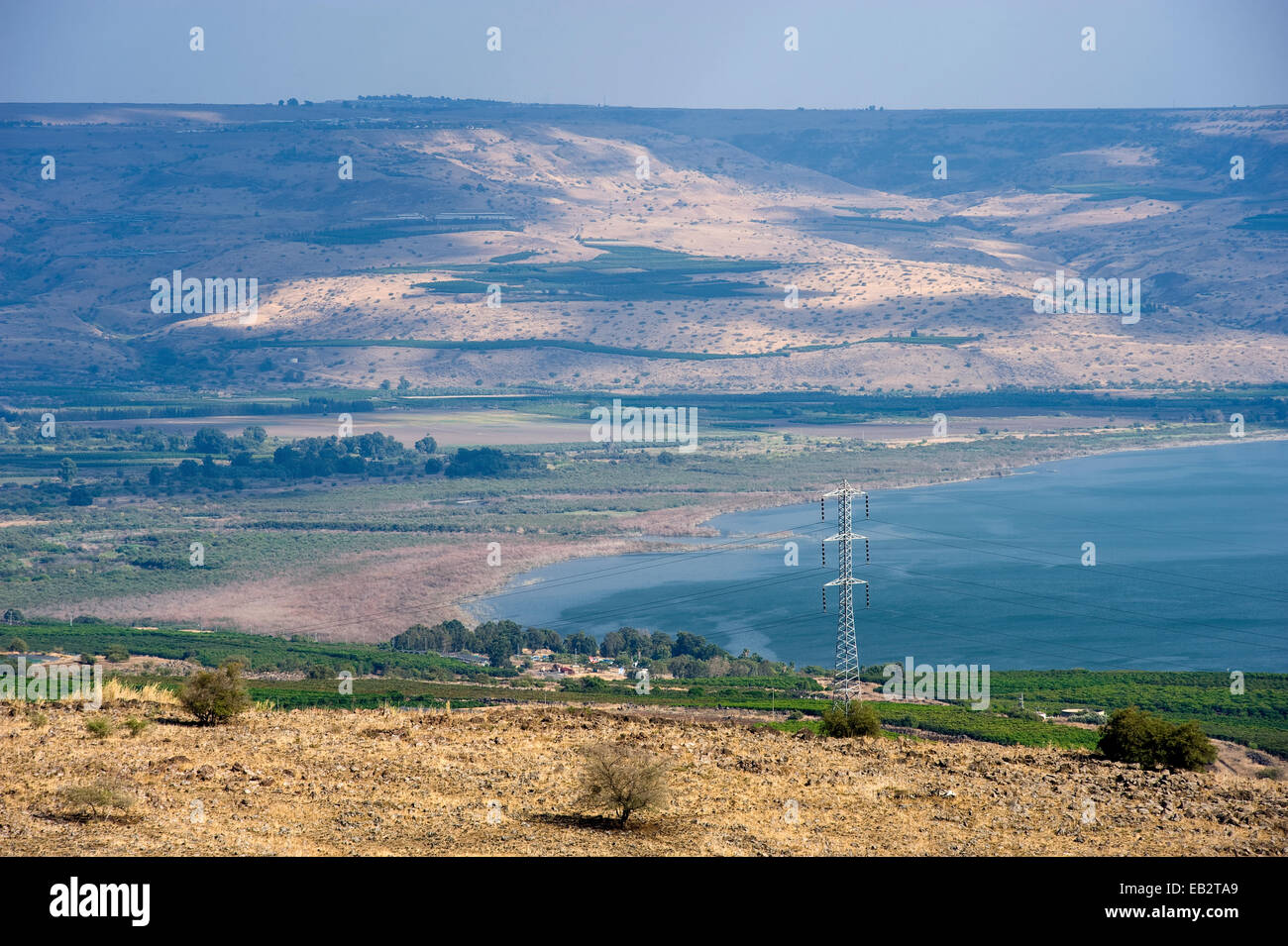 Partie nord du lac de Galilée, vu de l'ouest, à l'arrière des collines du plateau du Golan. Banque D'Images