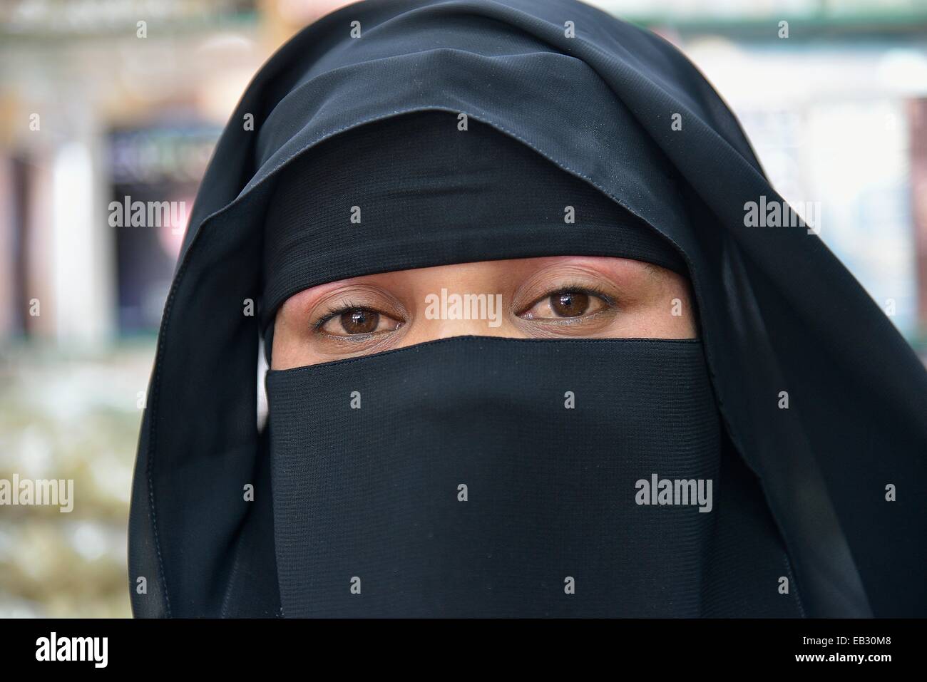 Portrait d'une femme musulmane, voilée, Salalah Dhofar, région, Orient, Oman Banque D'Images