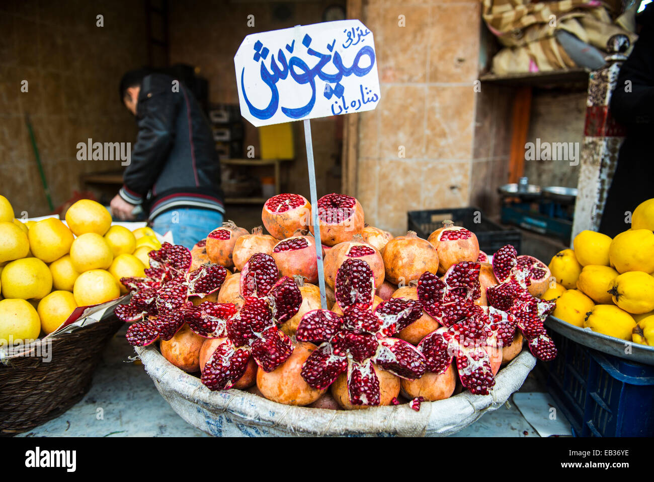 Les grenades à vendre dans le bazar de Souleimaniyeh, Sulaymaniyah, Kurdistan irakien, l'Irak Banque D'Images