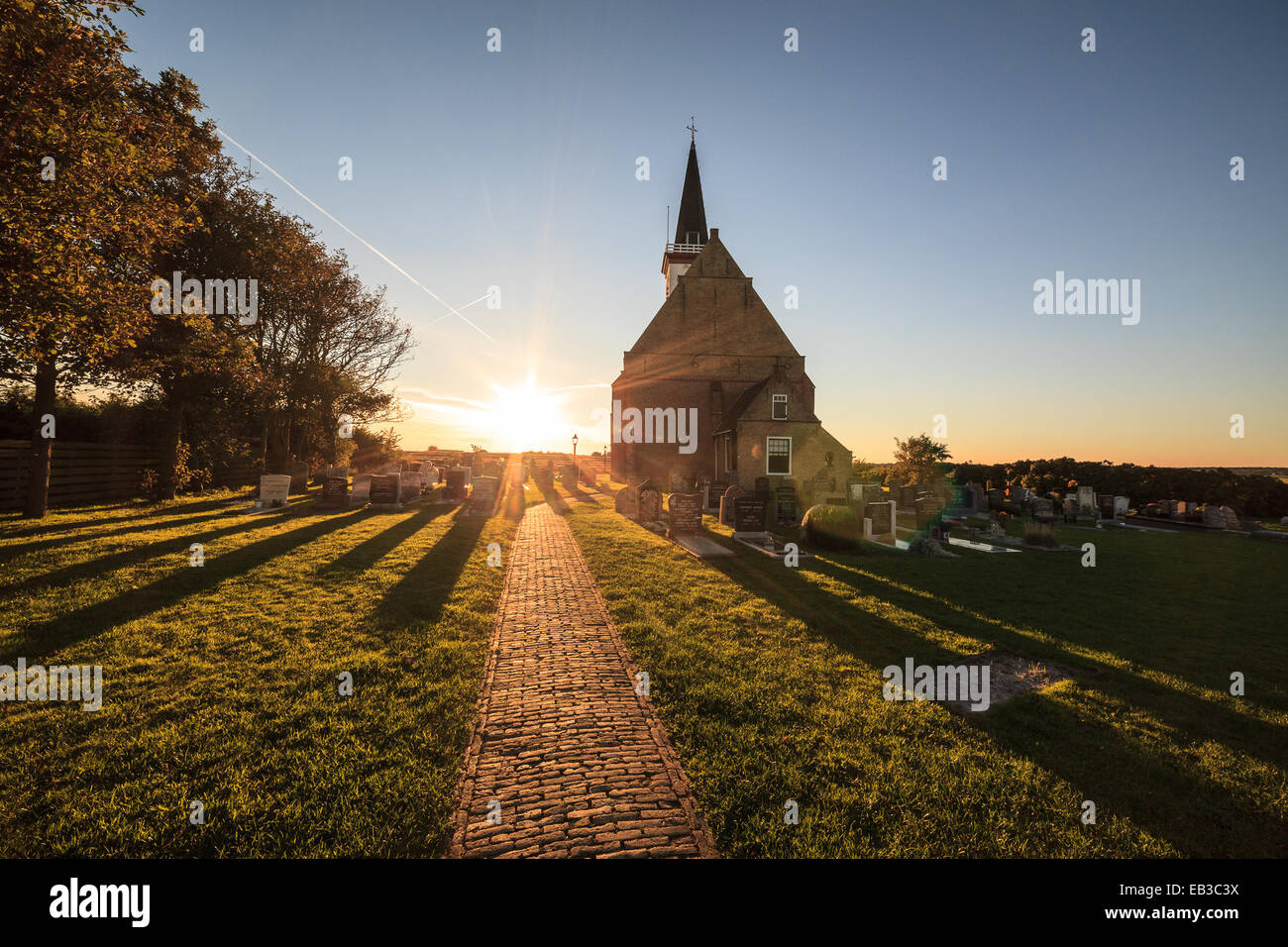Église du Village au lever du soleil, Den Horn, Texel, Hollande Banque D'Images