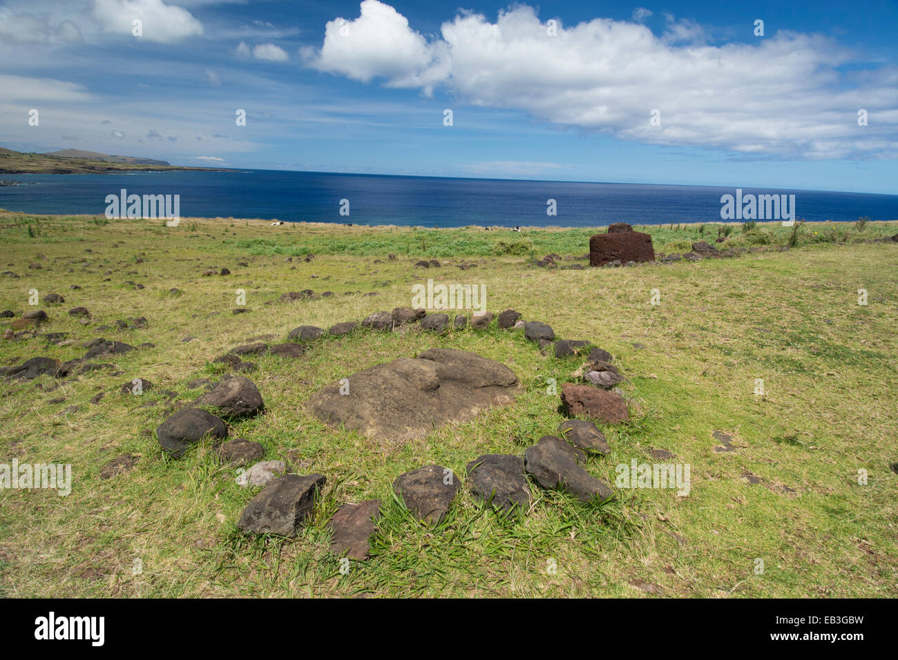 Le Chili, l'île de Pâques ou Rapa Nui Rapa Nui, NP. L'ahu Vinapu, important centre cérémoniel, stone moi tête. Banque D'Images