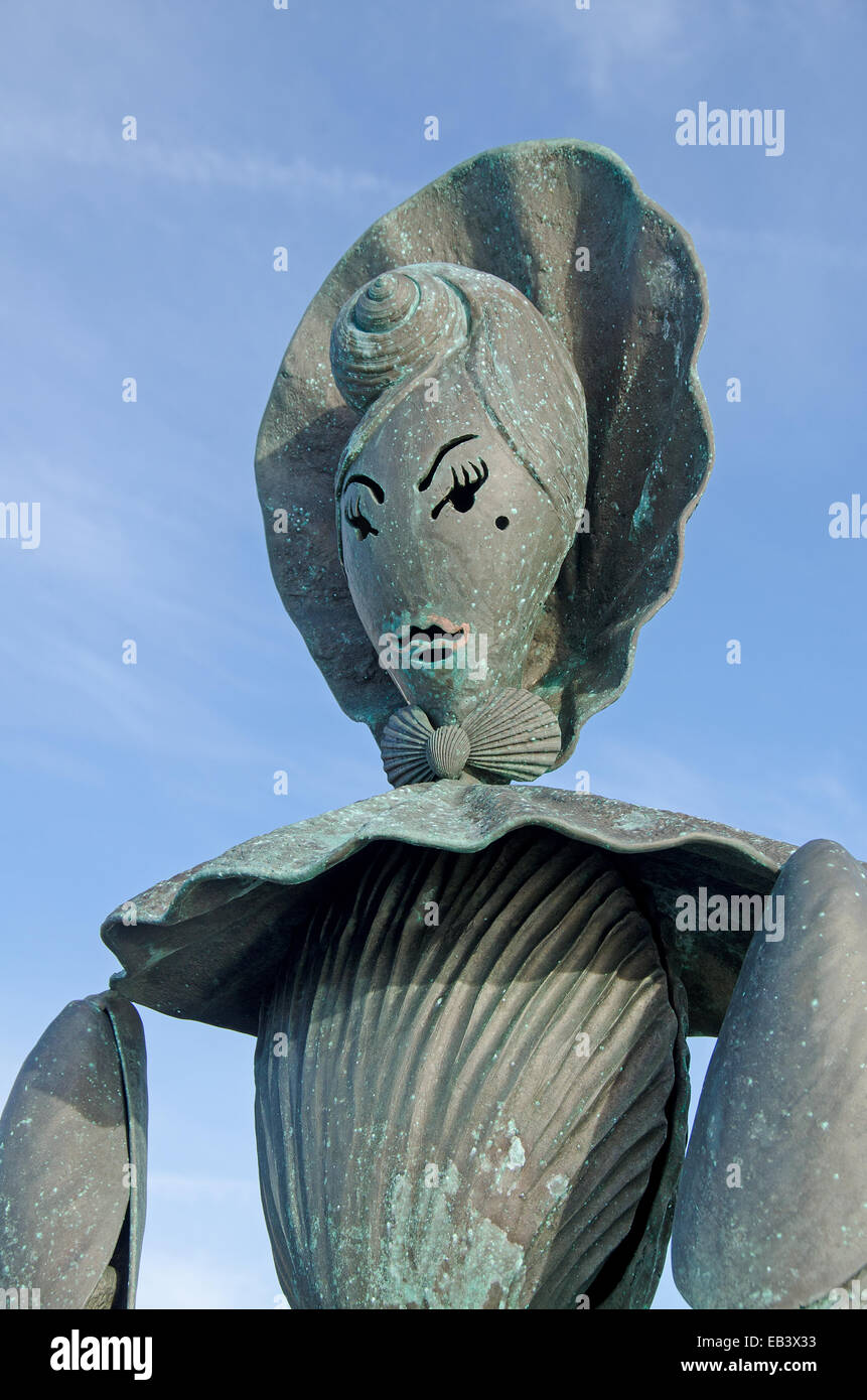 Sculpture en bronze d'une dame de shell, intitulé Mme Booth après la logeuse de Margate qui a eu une liaison avec l'artiste JMW Turner. Sc Banque D'Images