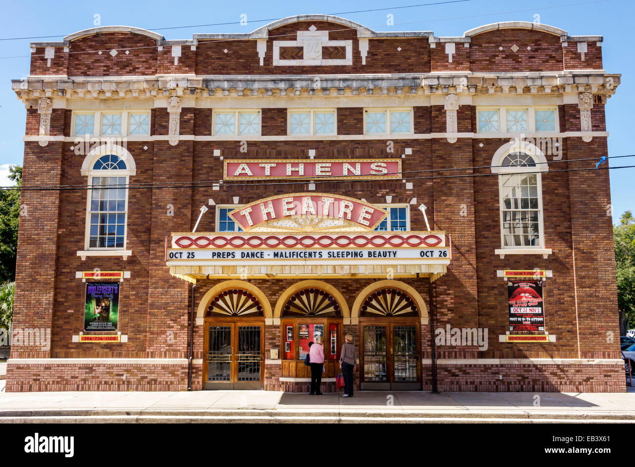 Deland Florida, centre-ville historique, Florida Avenue, Sands Theatre Center, centre, Athens Theatre, théâtre, devant, entrée, marquise, les visiteurs se rendent à Banque D'Images