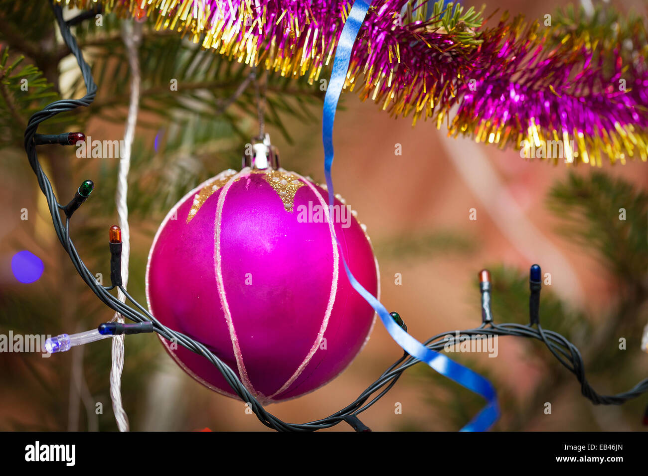 Nœuds de ruban de noël rouge suspendus, décorations à gros nœud,  décorations d'arbre de noël, décor de fête du nouvel an 2023 