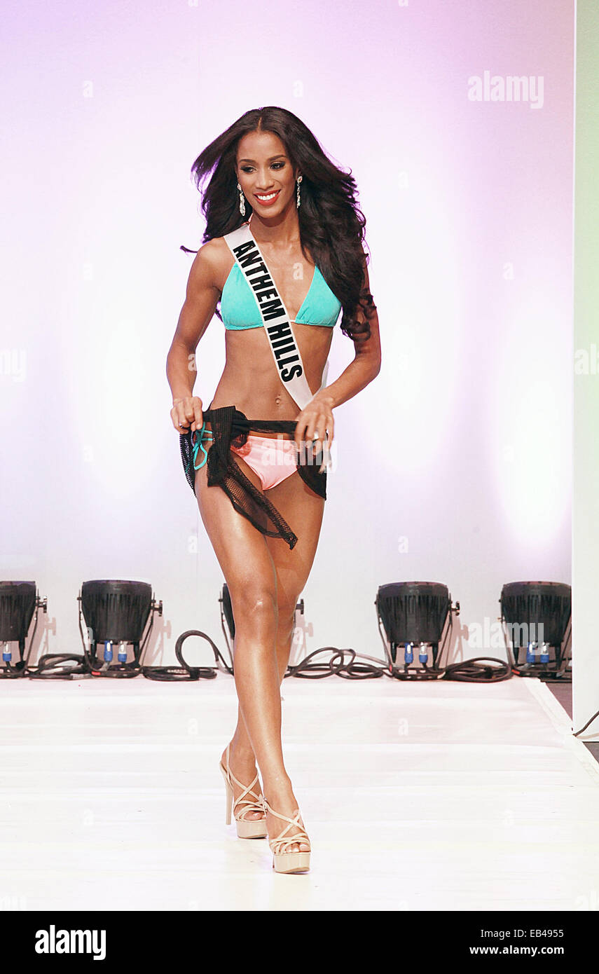 Las Vegas, Nevada, USA. 25Th Nov, 2014. Mlle Hymne national Hills l'investiture Tianna Tuamoheloa participe au concours de la Miss maillot NEVADA USA 2015 le 23 novembre, 2014 à Artemus W.Ham Concert Hall à l'Université de Las Vegas à Las Vegas, Nevada.PHOTO:Marcel Thomas/MARCEL THOMAS Crédit IMAGES : Marcel Thomas/ZUMA/Alamy Fil Live News Banque D'Images