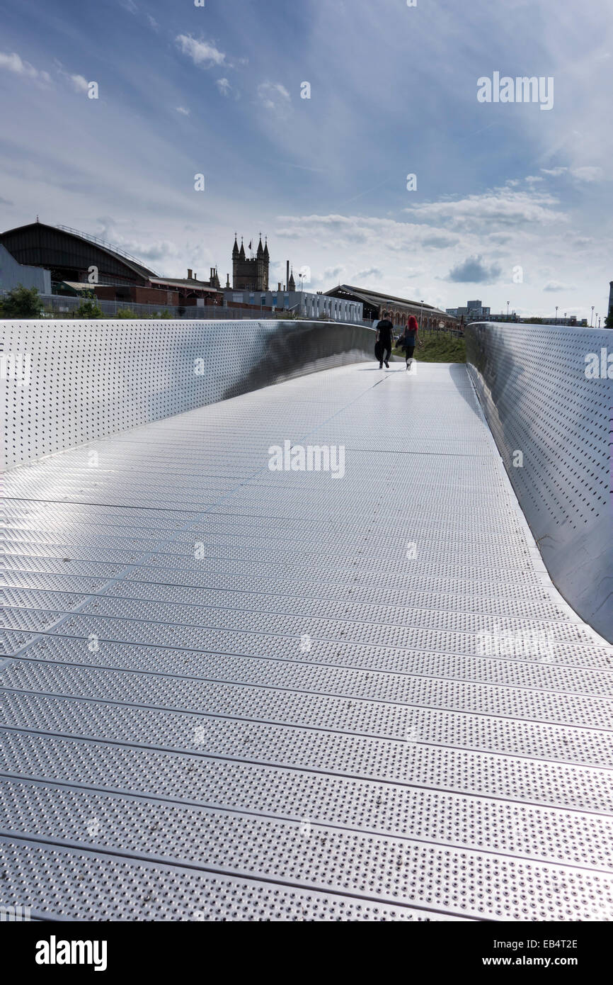 Niall McLaughlin a remporté un concours d'architectes pour concevoir la TQ2 passerelle près de la gare Temple Meads de Bristol, Royaume-Uni Banque D'Images