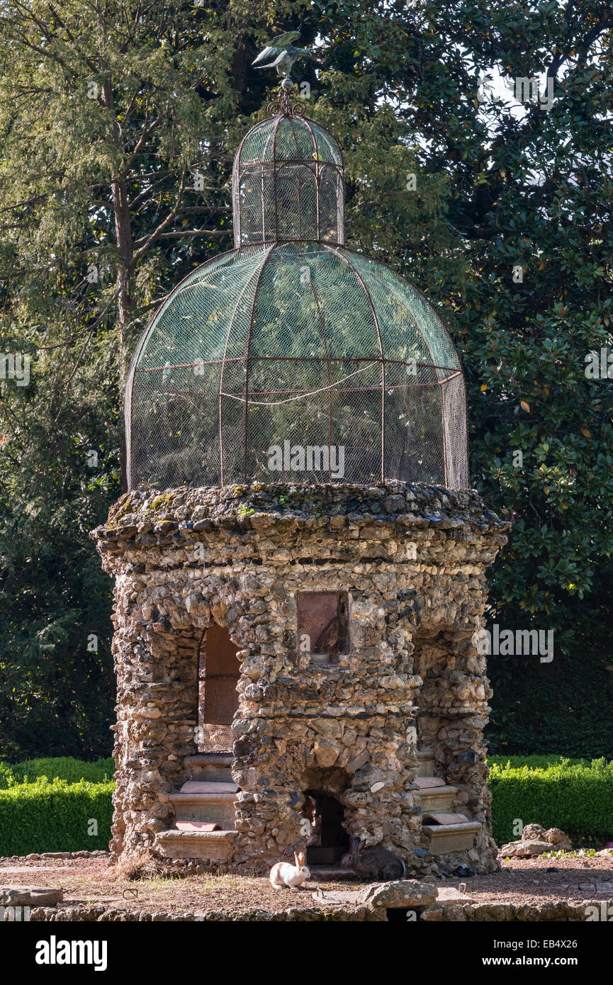 Le «leporarium» sur l'île aux douves du lapin, où les lapins étaient à l'origine gardés en sécurité pour leur viande - Villa Barbarigo Pizzoni Ardemani, Italie. Banque D'Images