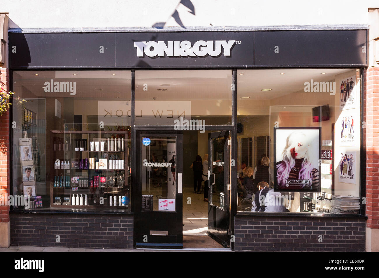 Le Toni Guy Salon De Coiffure A Durham Angleterre Angleterre Royaume Uni Photo Stock Alamy