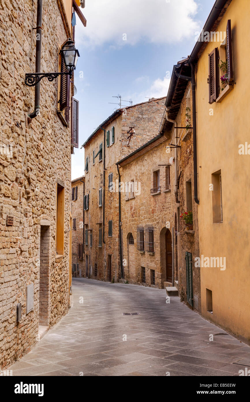 Les rues étroites de Volterra, en Toscane. Banque D'Images