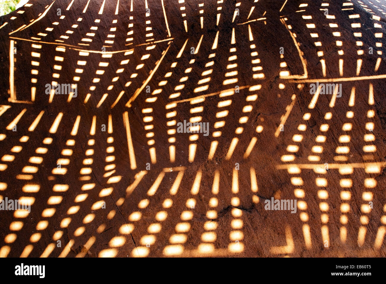 Abstract Light Patterns - Twyfelfontein Gravures Rupestres Site - Damaraland - région de Kunene, Namibie, Afrique Banque D'Images
