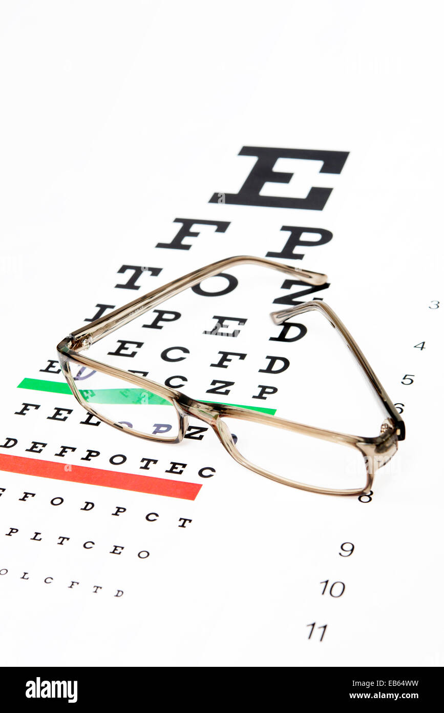 Les lunettes sur le tableau arrière-plan. Banque D'Images