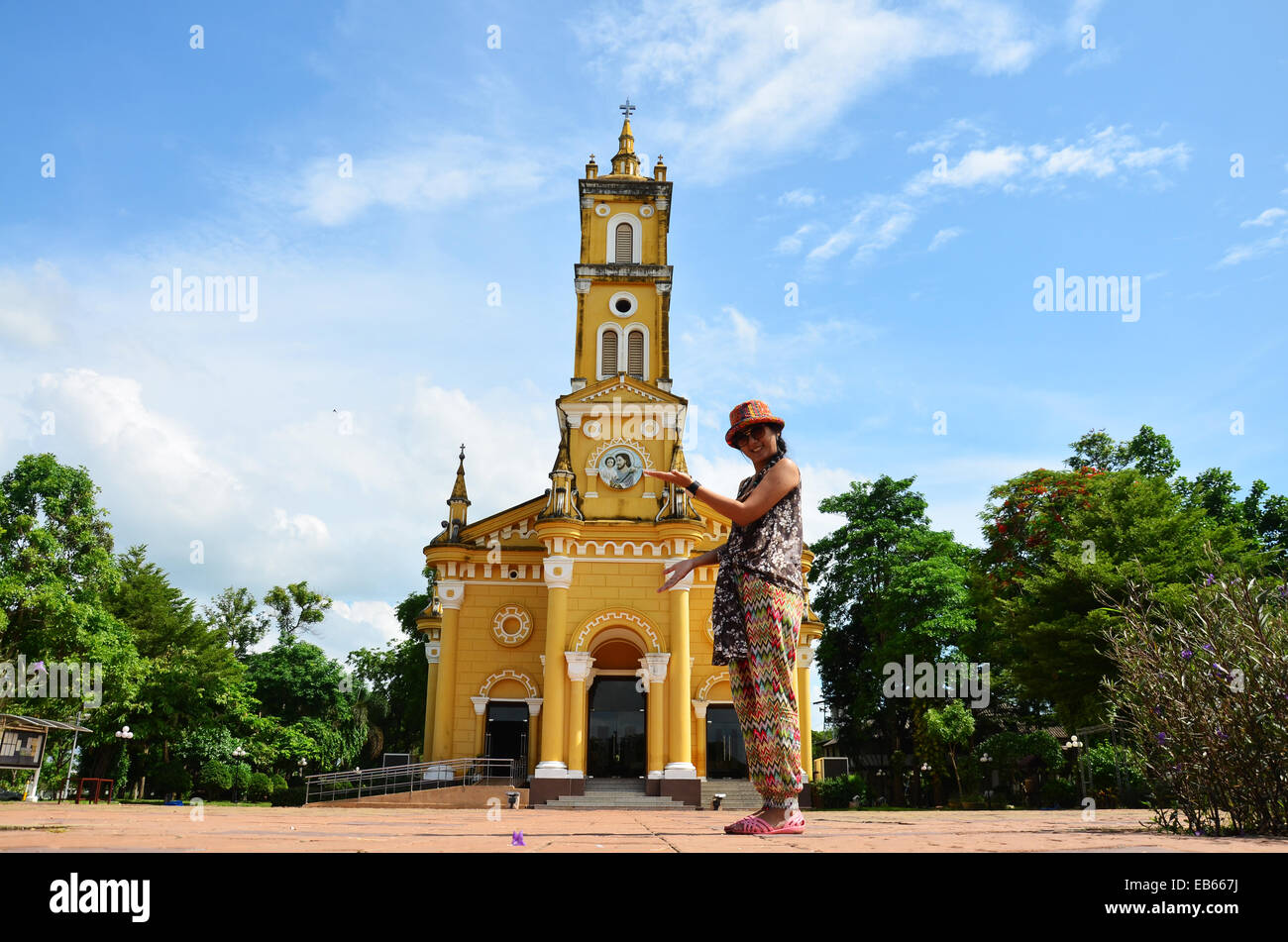 Portrait de femme thaïlandaise à Saint Joseph Eglise catholique à Ayutthaya, Thaïlande Banque D'Images