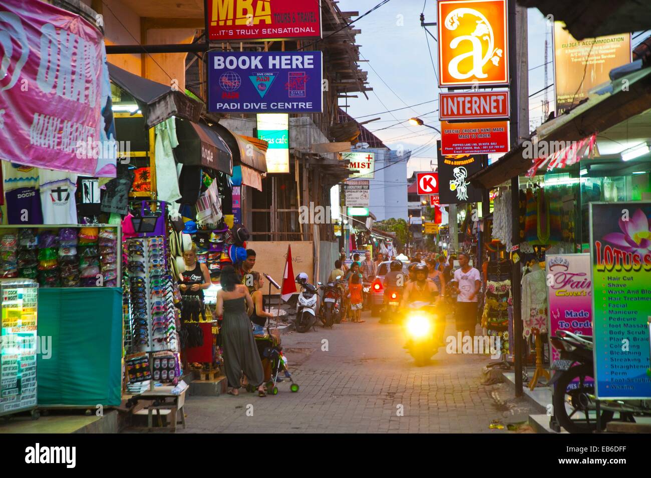 Poppies Lane II Street. Kuta. Bali. L'Indonésie Photo Stock - Alamy