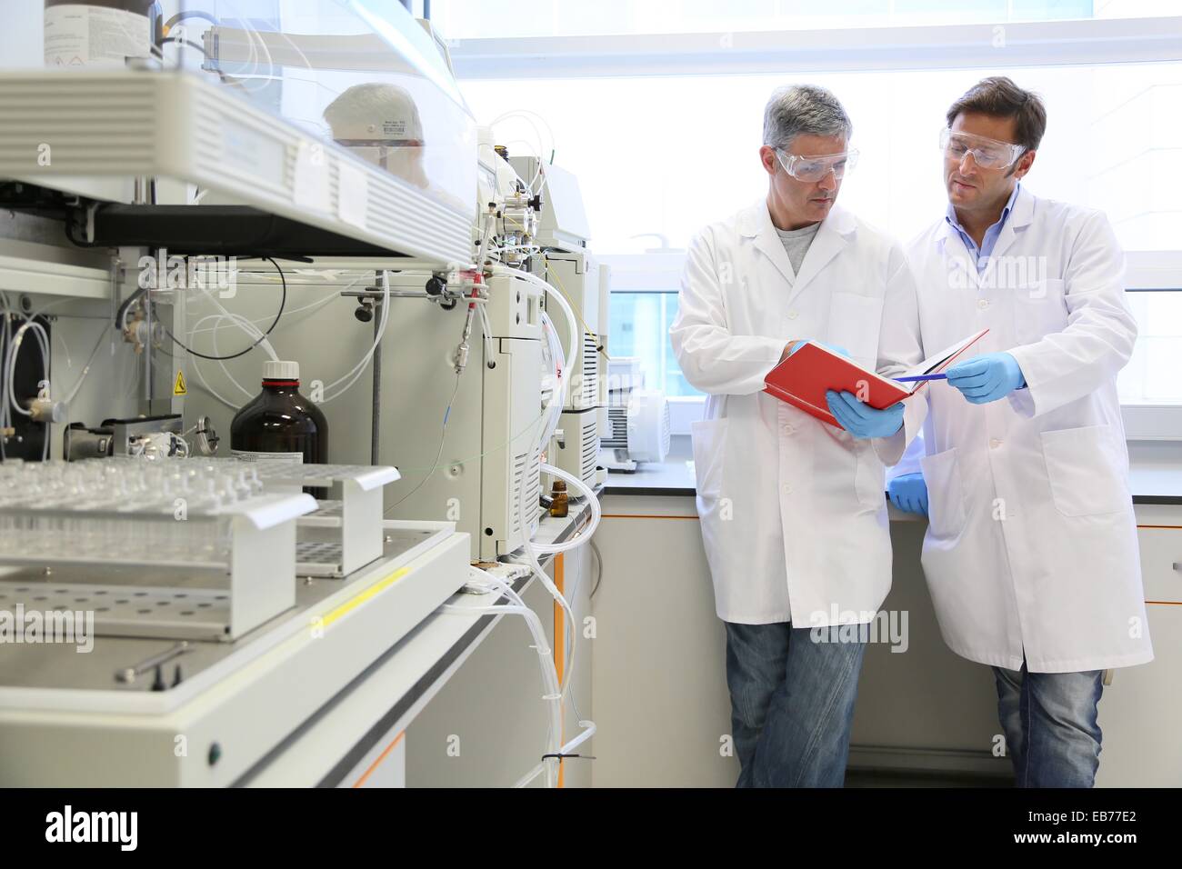 Hplc Ms High Performance Liquid Chromatography Mass Spectrometry Laboratoire Laboratoire De Recherche Analyse R D I Conception Et Synthese De Photo Stock Alamy